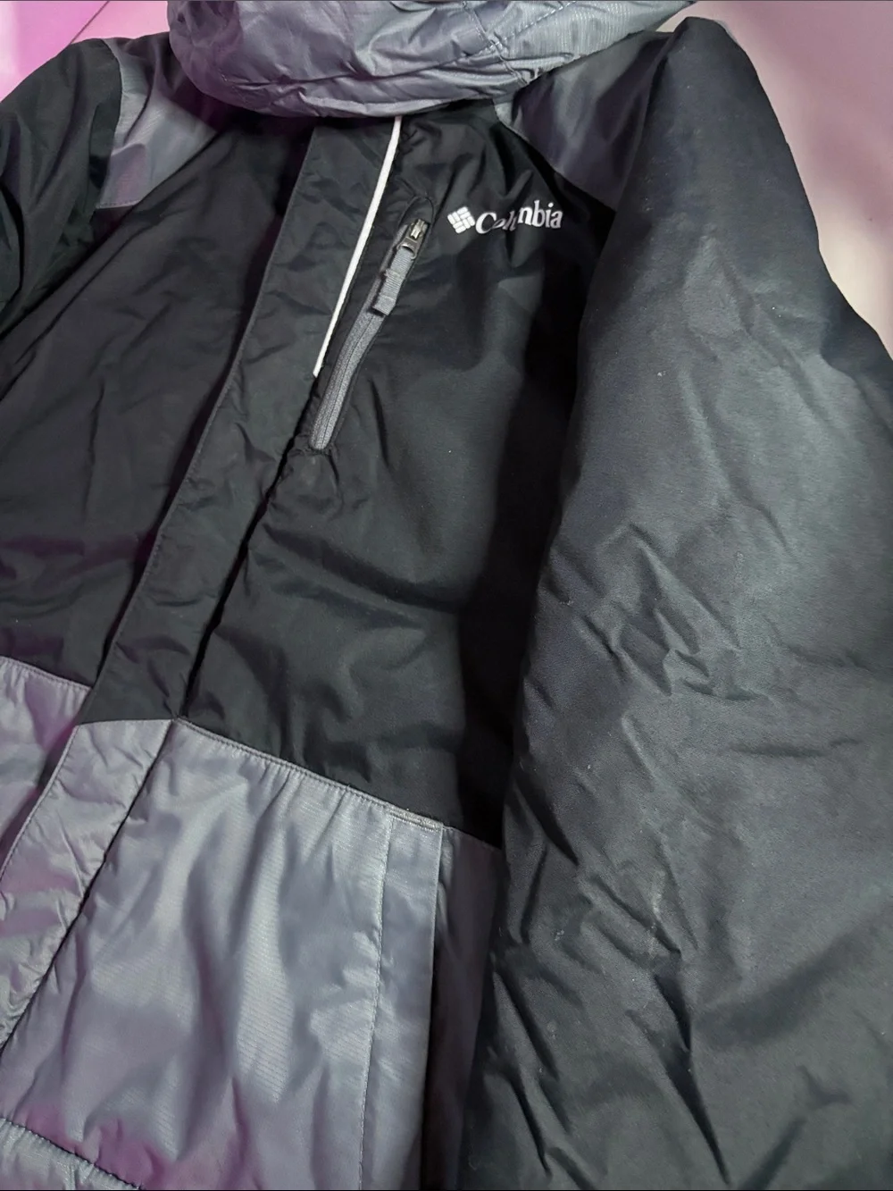 Columbia Boys (XS) Black & Gray Insulated Hooded Winter Jacket.